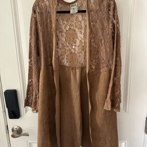 Vocal Tan Leather and Lace Cover